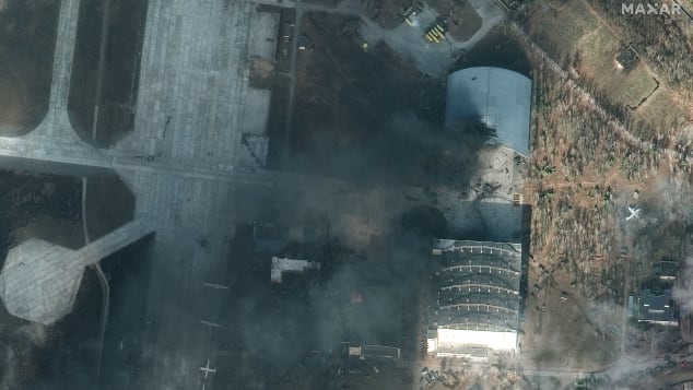 http___cdn.cnn.com_cnnnext_dam_assets_220227175415-ukraine-damaged-aircraft-hangar-022722.jpg